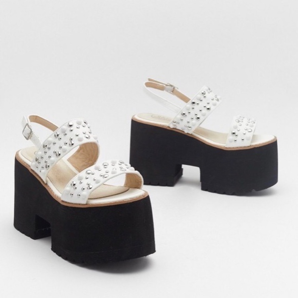 Nasty Gal Studded 2 Part Chunky Sandals Sz 6, NIB - Picture 2 of 4